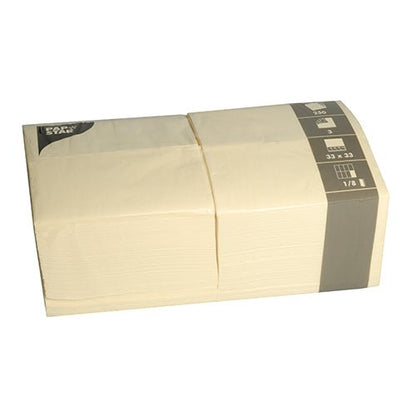 Pino PAPSTAR 250 lautasliinaa, 3-kerroksinen 1/8-taitos PAPSTAR GmbH (33 x 33 cm), taitettu ja pakattu kirkkaaseen muoviin harmaalla etiketillä, jossa on tuoteinformaatio toisella puolella.