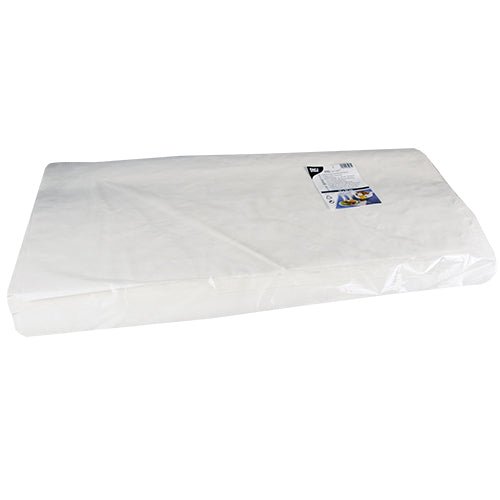 Suorakulmainen valkoinen PAPSTAR paperipöytäliina damastikuvioinnilla (70x60 cm, 250 arkkia) PAPSTAR GmbH:lta on pakattu kirkkaaseen foliopakkaukseen ja varustettu etiketillä oikeassa yläkulmassa yksinkertaisella valkoisella taustalla.