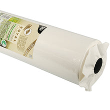 Lähikuva PAPSTAR ROYAL Collection pöytäliinasta, valkoinen (25 m x 1,18 m), PAPSTAR GmbH:ltä, näyttää rullatun valkoisen pöytäliinan, jossa on rakenteellinen pinta ja beige etiketti valkoisella taustalla.