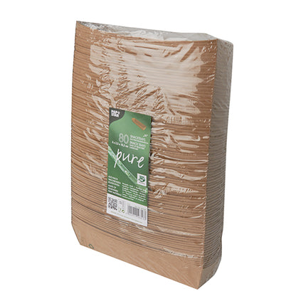 Tiivistetty pakkaus, jossa on 80 ruskeaa, suorakulmaista PAPSTAR "pure" välipalakulhoa, jotka on valmistettu biohajoavasta materiaalista vihreällä etiketillä edessä. Kertakäyttölautaset ovat pystysuunnassa pinottavia ja merkitty PAPSTAR GmbH:n "100% Fair" -merkinnällä.