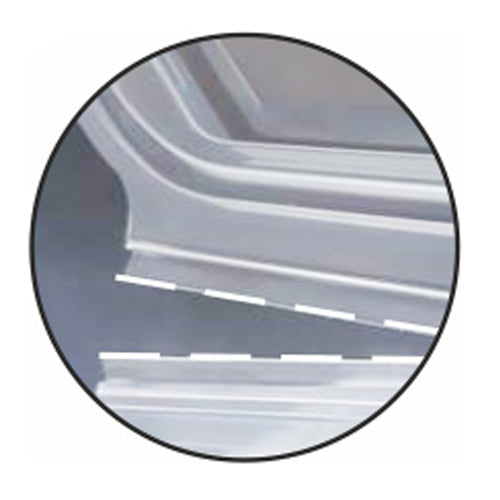 Lähikuva kahdesta korin osasta, joiden pinta on samankaltainen kuin Starpak 50 -pakkauskulhot taittokannella, PP läpinäkyvä 8-kulmainen. Katkoviiva merkitsee etäisyyttä vaakasuunnassa kohdistettujen osien välillä, jotka on esitetty ympyränmuotoisessa kehyksessä.