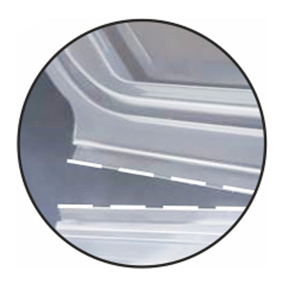 Lähikuva kahdesta päällekkäisestä metallilevystä, joissa katkoviiva liitoskohdassa, ympyrän sisällä – samankaltainen kuin Starpak 50 -pakkauskulhot taittokannella, PP läpinäkyvä 8-kulmainen, joka varmistaa turvallisen tiivistyksen.