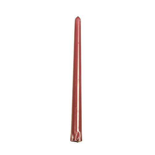 PAPSTAR 8 kynttilä (Ø 2,2 cm, 25 cm, 100% steariinia) seisoo pystyssä sileällä pinnalla, terävällä kärjellä ja uurretulla pohjalla - ihanteellinen pitkään palavana punaisena kynttilänä kynttilänjalkoihin; PAPSTAR GmbH:lta.