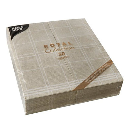 Pakkaus, jossa on 50 PAPSTAR Kitchen Craft lautasliinaa (48 x 33 cm, 1/6-taitto) PAPSTAR GmbH "ROYAL Collection" beige valkoisella ruutukuvioinnilla, ihanteellinen tyylikkääseen pöytäkoristeluun ja pakattu kirkkaaseen kalvoon.