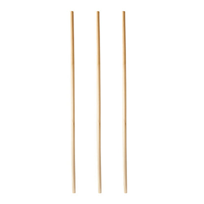 Kolme suoraa, vaaleaa PAPSTAR GmbH:n "pure" juomapilliä (Ø 4 mm, 23 cm) on aseteltu pystysuoraan valkoista taustaa vasten ja korostavat tyylikkäitä ja ympäristöystävällisiä paperipillejä 150-osaisesta annostelulaatikosta.