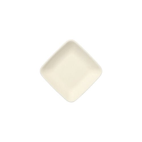 Sokeriruokosta valmistettu PAPSTAR sormiruokalautanen, suorakulmainen, "pure", 6,5 cm, valkoinen (12 kappaletta), on asetettu valkoiselle taustalle diagonaalisesti - kestävä valinta kertakäyttöastioille tai sormiruokalautasena.