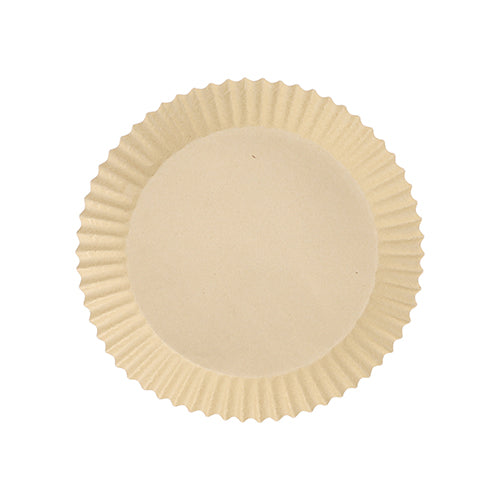 Ein schlichtes, rundes PAPSTAR 100 Backpapiere für Heißluftfritteusen der PAPSTAR GmbH, beige mit geriffelten Kanten und 4,5 cm Höhe, hergestellt aus hitzebeständigem Papier für gleichmäßige Bräunung, von oben auf weißem Hintergrund dargestellt.