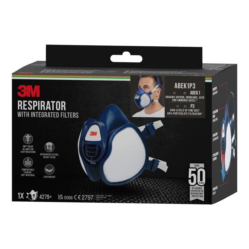 3M™ hengityssuojaimen pakkaus, jossa on integroidut suodattimet 3M Deutschland GmbH:ltä, on pääosin musta ja näyttää tuotetietojen lisäksi kuvan maskista ja pienen kuvan käyttäjästä.