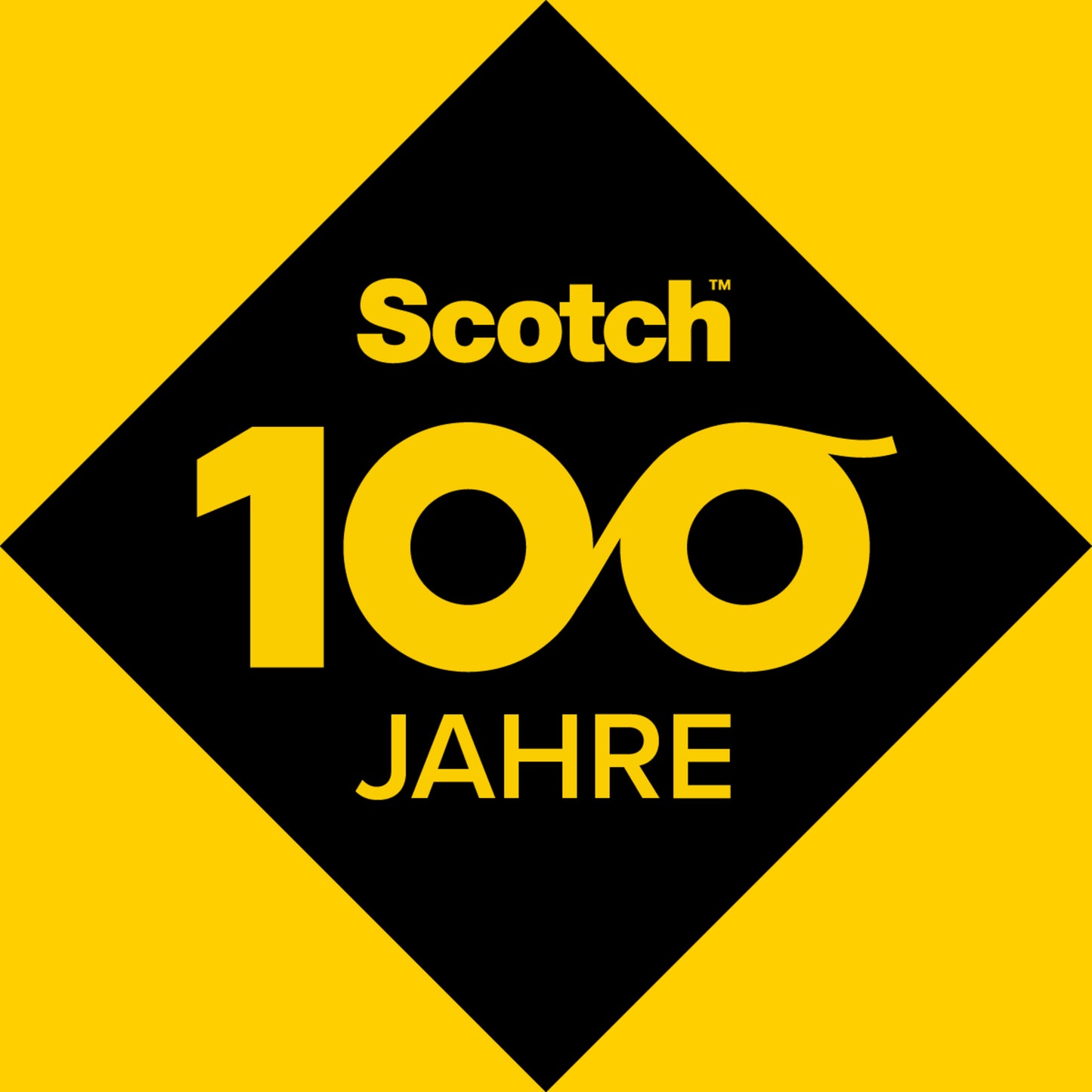 Ein schwarzer rautenförmiger Scotch™ Schwarzer Schuh-Tischabroller C30 mit "Scotch" und "100 Jahre" in gelb auf gelb; die zweite Null der 100 ist ein Unendlichkeitssymbol. Inklusive 1 Rolle Scotch® Magic™ Klebeband, 19 mm x 8,89 m von 3M Deutschland GmbH.