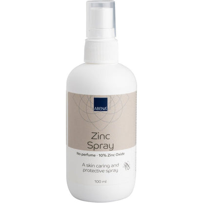 Valkoinen 100 ml muovisuihkepullo, jossa lukee "Zinkspray, 10% Zinkoxid" Abena Re-Seller GmbH:ltä. Etiketissä lukee "Ilman hajusteita" ja se mainostaa ihonhoitoa ja -suojaa. Saatavana 6 kappaleen laatikossa. Ihanteellinen hellävaraiseen käyttöön.