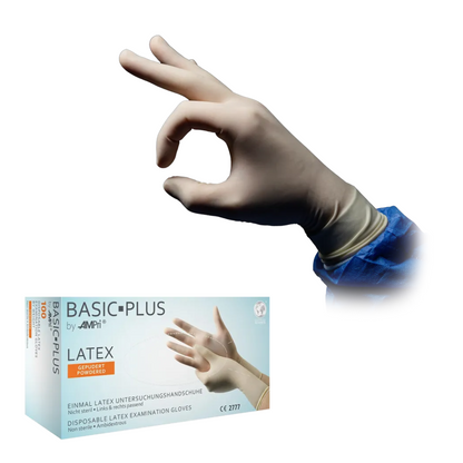 Lateksikäsineellä varustettu käsi tekee 'OK'-eleen. Sen alla on laatikko, jossa lukee 'AMPri BASIC-PLUS lateksikäsineet puuteroitu, valkoinen | Laatikko (100 kappaletta)' AMPri Handelsgesellschaft mbH:ltä, joka sisältää lateksisia kertakäyttötutkimuskäsineitä. Laatikko näyttää kuvan käsineillä varustetuista käsistä ja monikielisen tekstin, joka korostaa kemikaalisuojaa.