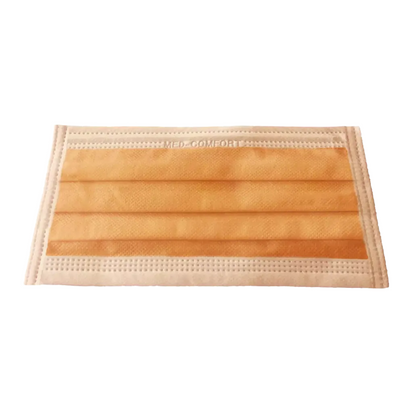 Kuvassa on AMPri MED-COMFORT OP Maske zum Binden Typ IIR oranssina AMPri Handelsgesellschaft mbH:lta. Tämä kertakäyttöinen suu-nenäsuojamaski on varustettu korvalenkeillä, vaakasuorilla laskoksilla ja vahvistetulla reunalla varmistamaan turvallinen istuvuus.