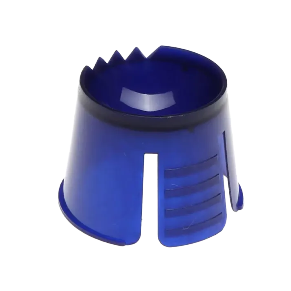 Sininen, pyöreä AMPri PP kertakäyttöinen Dappen-astia polypropeenista, jossa on sahalaitaiset reunat ja pystysuuntaiset aukot, muistuttaa kaadettua sormustinta.