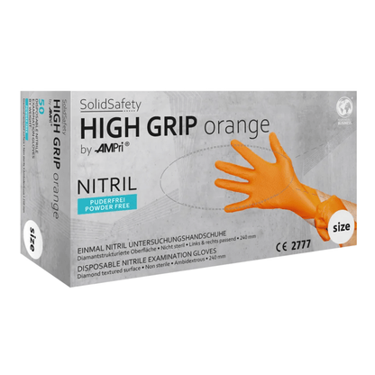 Laatikko, jossa on oransseja AMPri SolidSafety High Grip nitriilikemikaalisuojakäsineitä. Nämä steriloimattomat käsineet ovat puuterittomia, timanttirakenteisella pinnalla ja sopivat molempiin käsiin. Monikielinen merkintä kokotiedoilla, CE 2777 ja elintarvikekelpoisilla symboleilla elintarviketeollisuudessa käytettäväksi.