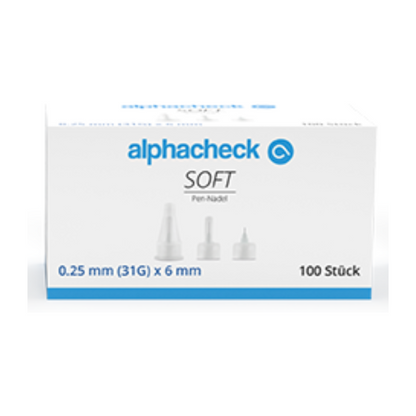 Valkoinen laatikko, jossa on sinistä ja harmaata tekstiä ja teksti ”Alphacheck soft Pen-Nadeln, verschiedene Größen, 100 Stück/Packung” ja ”0,25 mm (31G) x 6 mm”. Laatikossa on kuvia eri kokoisista kynäneuloista insuliinipistokseen, ja oikeassa alakulmassa lukee ”100 Stück”. Näytetty tuotemerkki on Berger Med GmbH.