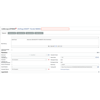 Screenshot der Logistiksoftwareschnittstelle der Altruan PackMaster App, der eine Bestellung mit Kundennummer zeigt und Textfelder und Dropdown-Menüs für Versanddetails, einschließlich Liefermethode und Verpackungsoptionen, enthält.