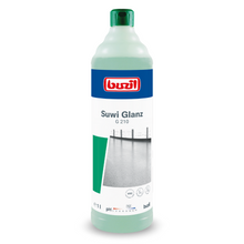Wir präsentieren den Bodenreiniger Buzil Suwi Glanz G 210 Wischpflege von BUZIL-WERK Wagner GmbH & Co. KG, erhältlich in einer 1-Liter-Flasche. Dieser Bodenreiniger ist speziell für die Wischpflege konzipiert und verfügt über eine Verpackung mit einem pH-Indikator und einem VOC-Symbol sowie Reinigungsbildern. Die hellgrüne Flasche mit dunkelgrünem Verschluss ist speziell für die außergewöhnliche Pflege von Oberflächen aus nicht wasserlöslichen Polymeren und Wachsen konzipiert.