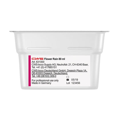 Suorakulmainen 80 ml:n CWS ParadiseLine pesuhuonetuoksu annostelijalle Paradise Air Bar, jossa on teksti "CWS Flower Rain" sekä tuote-, yritys- ja yhteystiedot sekä käyttöohje. Valmistettu Saksassa. Voimassa: 05/19. Erä: 123456. Ihanteellinen pesuhuonetuoksuksi.