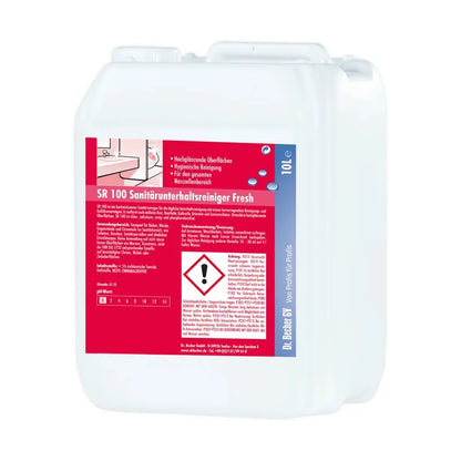 Valkoinen muovikanisteri, jossa on saksankielinen teksti ”Dr. Becher SR 100 saniteettitilojen ylläpitosiivousaine Fresh” punaisella ja sinisellä. Siinä on varoitussymboleja ja viivakoodi.