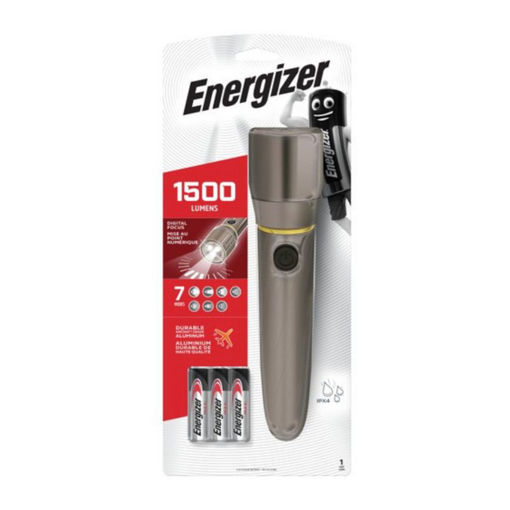 Energizer Deutschland GmbH:n Energizer Vision HD metal 6AA -taskulampun pakkauksessa korostetaan sen vaikuttavia ominaisuuksia, kuten 1500 lumenin kirkkaus ja kahden Energizer-pariston mukanaolo. Tärkeimpiin ominaisuuksiin kuuluvat digitaalinen fokusteknologia, huomattava 230 metrin valonsäde, kestävä alumiinirunko ja IPX4-luokitus luotettavalle roiskevedensuojalle.