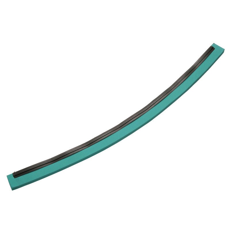 Kaareva, sinivihreä ja musta VARAOSA-KUMIHUULI (700x20x22mm) elintarvikekumista Haug Bürsten KG:ltä, luultavasti varaosaraspaterä elintarvikkeiden käsittelylaitteille, eristetty valkoisella taustalla.