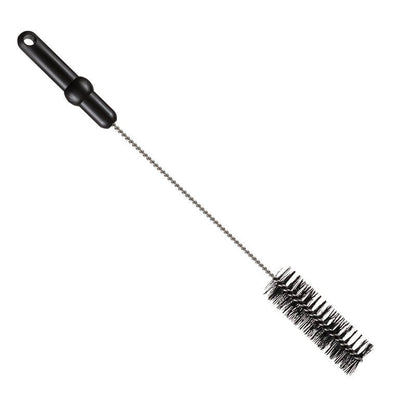 ROHRBÜRSTE, ø 0,50MM KESKIKOKOINEN, 500Xø40MM Haug Bürsten KG:ltä on varustettu mustalla muovikahvalla, kierretyllä metallivarrella ja tiheillä sylinterimäisillä mustilla harjaksilla - ihanteellinen putkien puhdistukseen. Kuvattu eristettynä valkoisella taustalla.