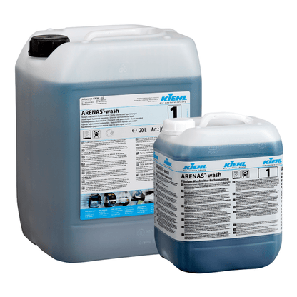 Kuvassa on kaksi suurta Johannes Kiehl KG:n Kiehl ARENAS-wash nestemäistä pesuainetta sisältävää muovisäiliötä, joissa on tuotetiedot ja sinistä nestettä. Suurempi säiliö on 20 litraa. Tämä pesuaine on fosfaatiton.