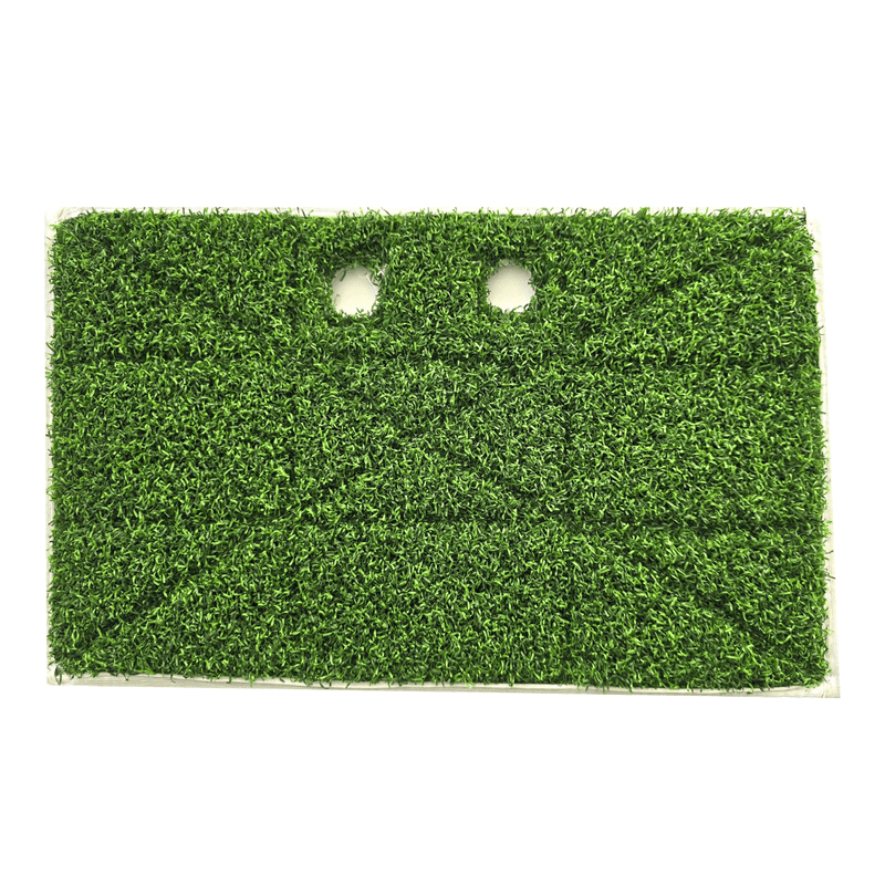Numatic International GmbH Grasspad 390x230 mm | 1 kappale on suorakulmainen tekonurmimatto, jossa on kestävä, tiheä pinta ja kaksi pyöreää reikää yläosassa, kuvattuna valkoisella taustalla.