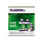 Plagron Easy Pack Natural by Bertels B.V. sisältää kolme pulloa, joissa on vihreät ja violetit etiketit "Alga Grow" ja "Alga Bloom" sekä pienen mittakupin. Se käyttää orgaanista peruslannoitetta ja tarjoaa siten tarkan kasviravitsemuksen kompaktissa pakkauksessa.
