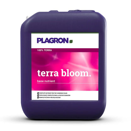 Suuri, tummanvioletti pullo Plagron Terra Bloom -ravinnetta Bertels B.V.:ltä erottuu huomiota herättävällä 'Terra Bloom' -etiketillään. Ihanteellinen kukintavaiheeseen, se on täydellinen valinta kukintalannoitteeksi.