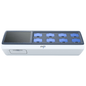 Pluslife Pro 8 Dock PCR-laite PoC-NAT-testauslaite sisältää suorakulmaisen latausaseman, jossa on näyttö vasemmalla puolella ja kahdeksan paikkaa oikealla puolella. Tämä valkoinen laite, jossa on sinisiä korostuksia, on varustettu isotermaalisella amplifikaatioteknologialla ja siinä on pieni laatikko vasemmalla puolella mukavuuden lisäämiseksi.