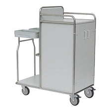 Der Novocal Stationswagen verfügt über einen vollständig geschweißten Edelstahlrahmen, vier Räder, einen doppeltürigen Schrank, ein oberes Tablett und einen seitlichen Griff - ideal für den Transport von medizinischem Material.