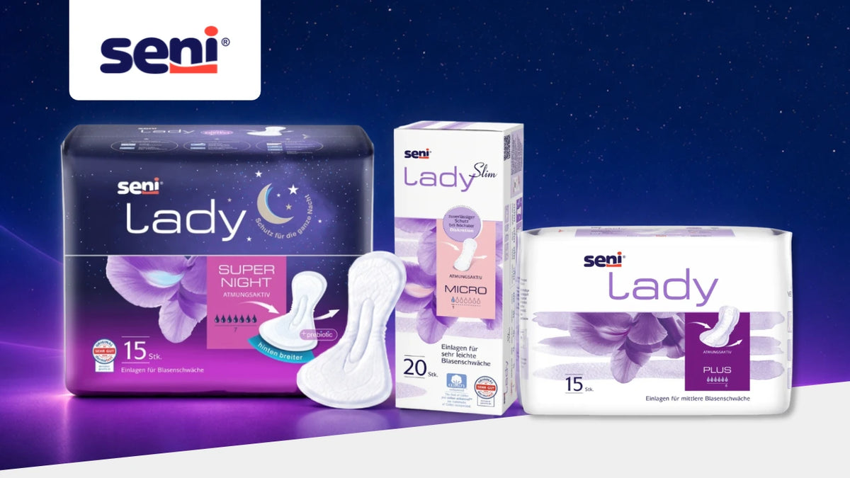 Seni Lady Inkontinenzeinlagen in den Varianten Super Night, Slim Micro und Plus vor einem dunkelblauen und violetten Hintergrund mit Sternenhimmel.