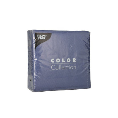 Suljettu paketti PAPSTAR 100 lautasliinaa, 1-kerroksinen, 1/4-taitto 33 x 33 cm PAPSTAR GmbH:ltä sinisenä, kuvattuna pystyssä valkoisella taustalla. Pakkauksen etupuolella on FSC-sertifioitu merkki ja tuotemerkki.