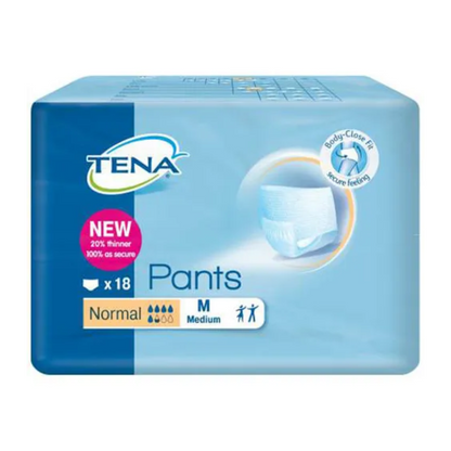 Kuva näyttää TENA Pants Normal -inkontinenssihousupakkauksen, jonka TENA - Essity Germany GmbH on valmistanut erityisesti virtsarakon heikkoutta varten. Se sisältää 18 keskikokoista housua, joissa on 'normaali' imukyky, ja pakkaus korostaa 20 % ohuempaa muotoilua ja mukavaa istuvuutta sinisellä taustalla tuotemerkkibrändäyksen kanssa.