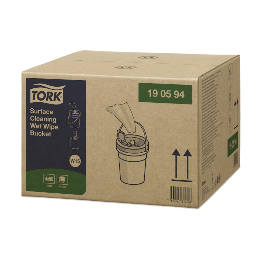 Tork 190594 kosteita pintapyyhkeitä Premium W15 1-kerroksinen sisältävässä TORK - Essity Professional Hygiene Germany GmbH -laatikossa on sivulla kuva ämpäristä, jossa on kosteuspyyhkeitä. Pakkaus on merkitty tuote- ja viivakooditiedoilla, mikä korostaa näiden korkealaatuisten puhdistuspyyhkeiden tehokkuutta pintojen puhdistuksessa.