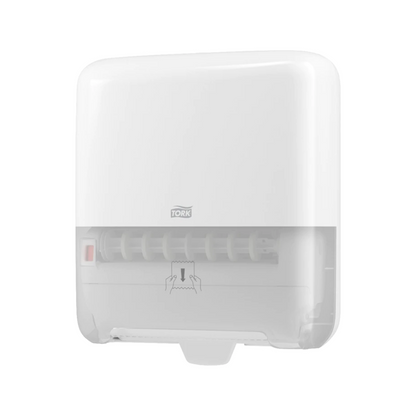 Esittelemme Tork Matic® 551000 -rullapyyheannostelijan Elevation H1 TORK, Essity Professional Hygiene Germany GmbH:lta. Tämä valkoinen, seinälle asennettava paperipyyheannostelija sisältää läpinäkyvän alaosan helppoa täyttötason tarkkailua varten. Siinä on paperinsyöttömekanismi ja käsi-symboli, joka auttaa käyttäjiä vetämään yksittäisiä arkkeja rullapyyhkeistä.