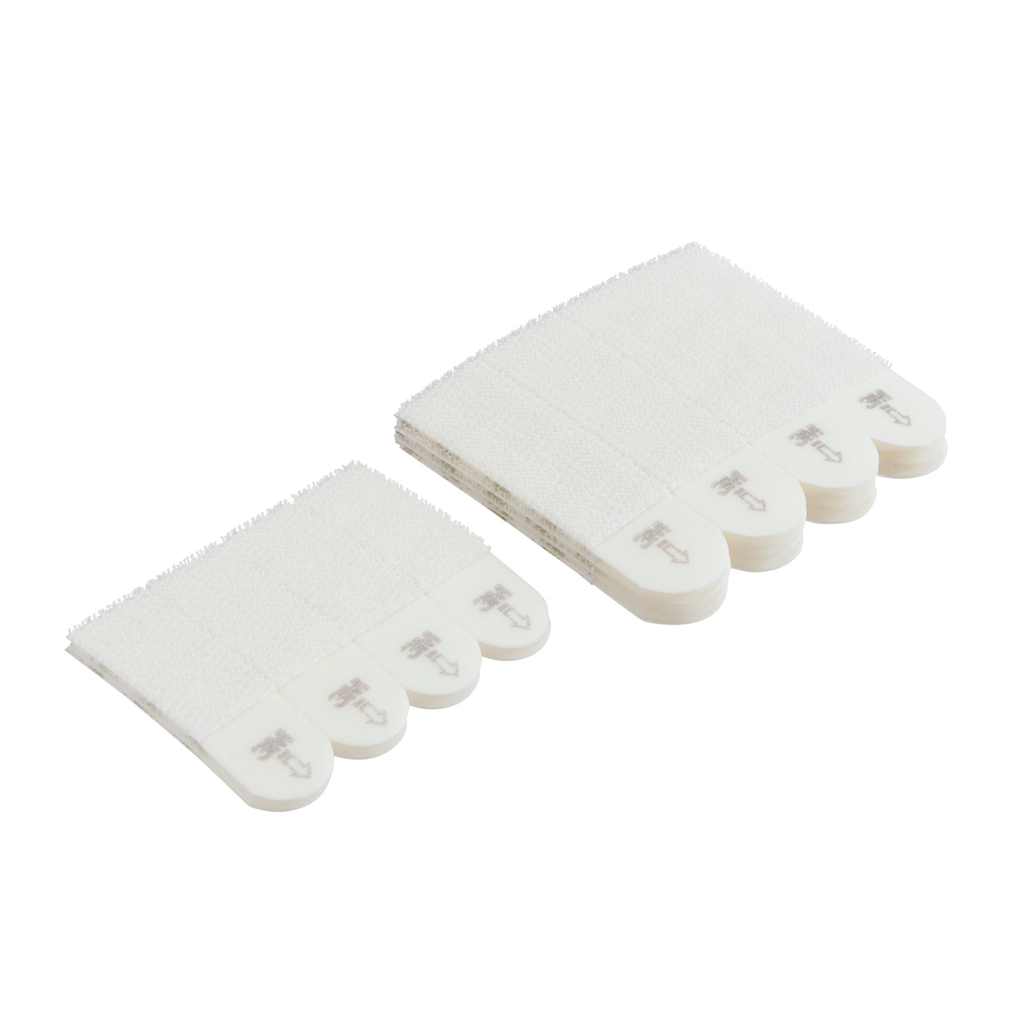 Zwölf Command™ Bilder-Montage Strips (8×M, 4×S) von 3M Deutschland GmbH in Weiß werden auf einem unifarbenen Hintergrund, gestapelt mit Klettseiten, dargestellt - ideal für beschädigungsfreie Befestigung. Vorteilspack: Größe M und S.