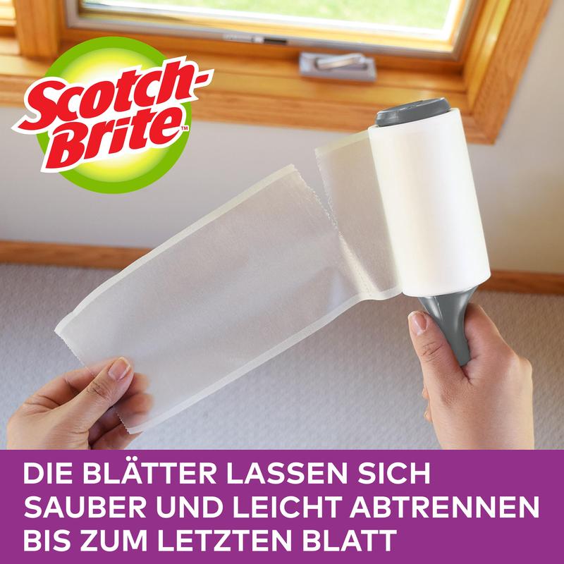 Henkilö käyttää Scotch-Brite™ Everyday Clean -tarrarullaa (56 arkkia, 1/pakkaus) 3M Deutschland GmbH:lta, poistaa puhtaasti arkin ikkunasta - saksalainen teksti selittää helpon irrottamisen viimeiseen arkkiin asti nukattomien tulosten saamiseksi.