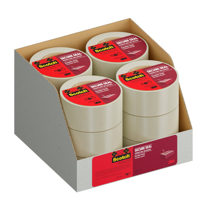 Ein Displaykarton der 3M Deutschland GmbH enthält acht Rollen Scotch® Verpackungsklebeband für einen sicheren Verschluss (50 mm x 50 m), jeweils mit einem roten Etikett versehen, übersichtlich in zwei Reihen angeordnet. Die Vorderseite des Kartons ist mit einem passenden roten Etikett versehen.