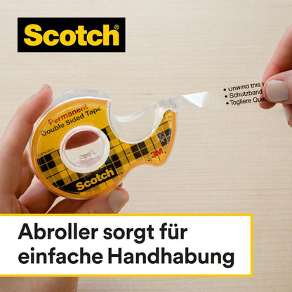 Käsi vetää Scotch® kaksipuolista teippiä (12,7 mm x 7,89 m, 25% ekstraa) käsikelalla 3M Deutschland GmbH:lta vaalealla puulla. Saksalainen teksti: "Kela mahdollistaa helpon käsittelyn.