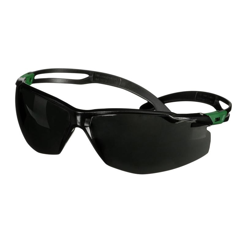 3M™ SecureFit™ 500 -suojalasit, vihreä/musta sangat, naarmuuntumaton pinnoite+ (K), harmaa linssin suojataso IR 5.0, SF550ASP-GRN-EU, 20 per pakkaus | Pakkaus (1 kpl)
