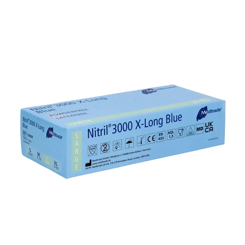 Laatikko Meditrade Nitril® 3000 X-Long 100 kpl. nitriilikäsineitä, erittäin pitkät, siniset erittäin pitkät nitriilikäsineet suuressa koossa. Pakkaus on sininen ja valkoinen, merkitty erilaisilla sertifioinneilla kuten CE.